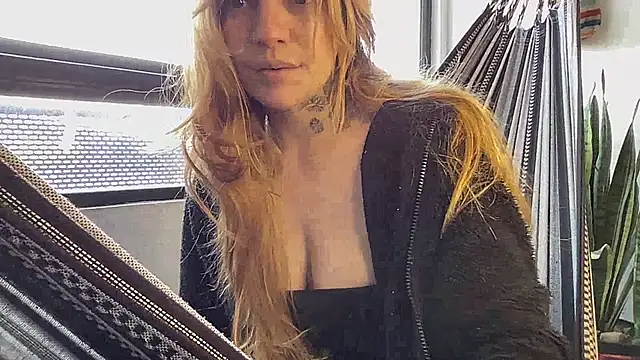 Val   online show from October 4, 9:52 pm