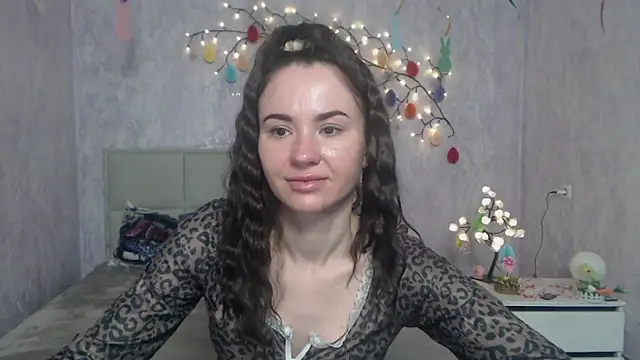 KaraCriegs online show from April 7, 5:48 pm