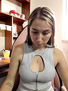 Iris love18 online show from March 13, 7:59 pm