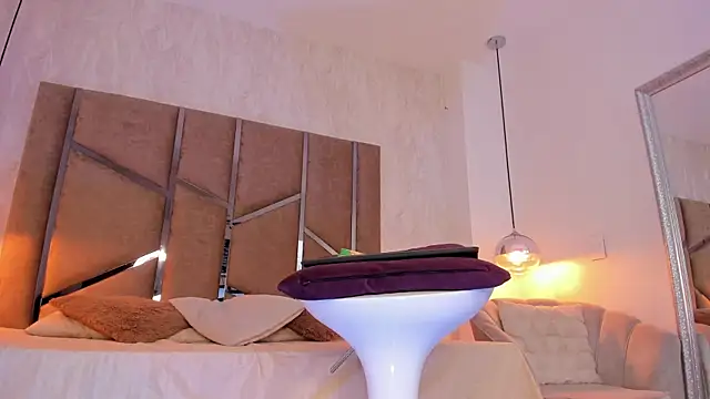 Martinaa Jones  online show from September 28, 8:58 pm