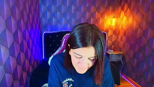 LiaHarryis online show from February 11, 8:32 pm