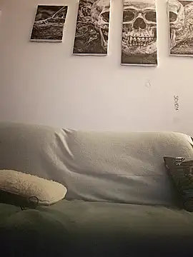 CuteCouple1211 online show from April 16, 5:45 pm