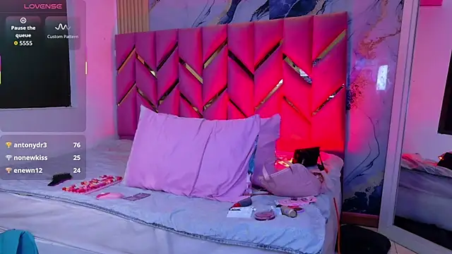 daddyissuesss  online show from November 29, 8:13 pm