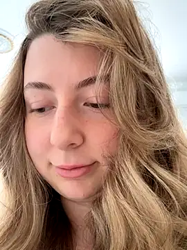 curvyflawless online show from October 4, 7:25 am