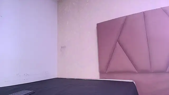 arl chloee online show from September 18, 3:05 am