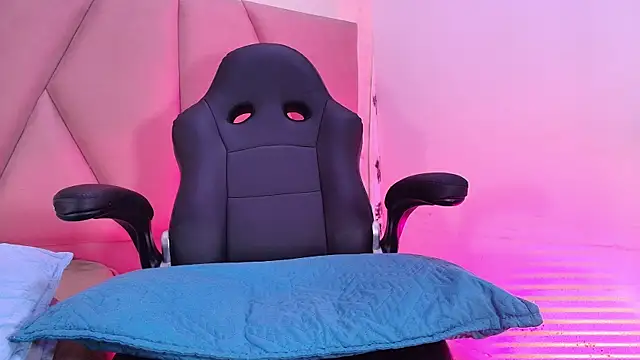 arl chloee online show from September 22, 3:05 am