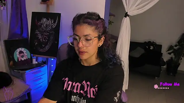 witchviolet online show from September 21, 2:10 am