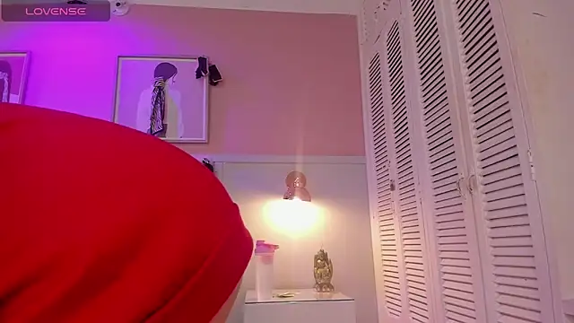 chloe watson  online show from October 4, 8:02 pm