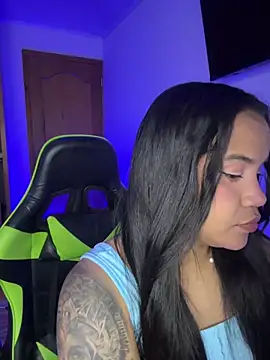 leila 22 online show from March 13, 8:04 am