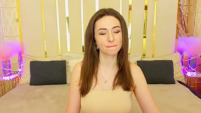 KimmmLi online show from September 24, 1:21 pm