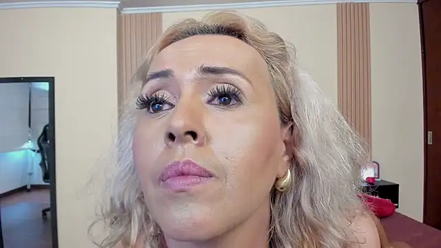 maylin yung online show from September 10, 2:06 pm