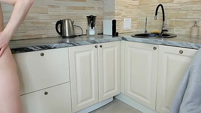 amanda   grey online show from March 10, 1:48 pm