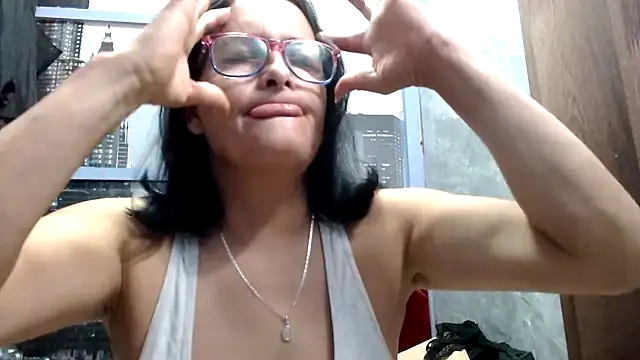 Nastylatinaxxx online show from April 6, 12:17 pm