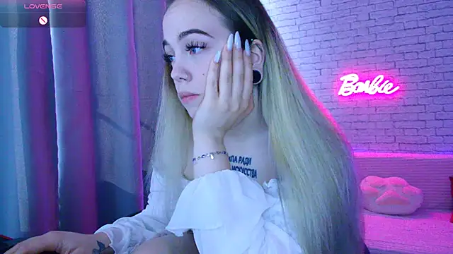 -Stacyy- online show from September 28, 5:25 am