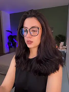 EmaSaenz online show from June 17, 10:11 pm