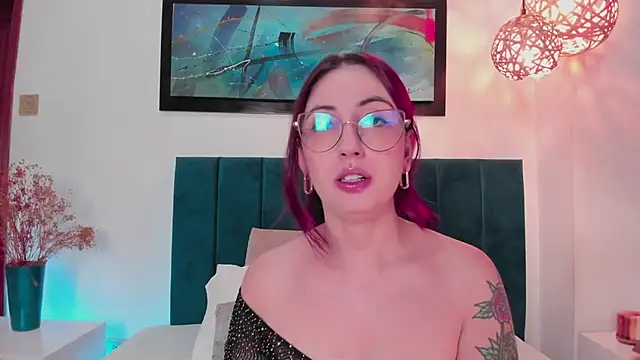 Emilywatsonn online show from September 11, 12:44 am