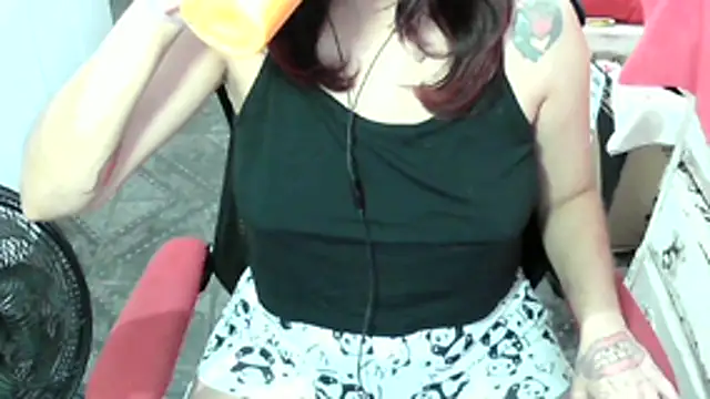 ManuEscarlate13 online show from March 7, 5:36 am