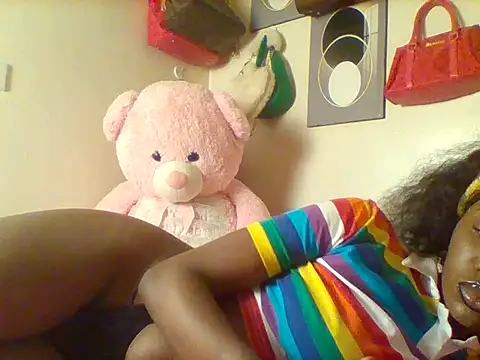 Queeen model online show from October 10, 5:18 pm