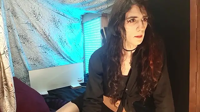 DiiVampy online show from December 14, 9:31 pm