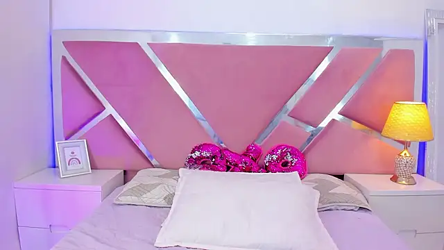 NinnaVous online show from February 20, 12:39 pm