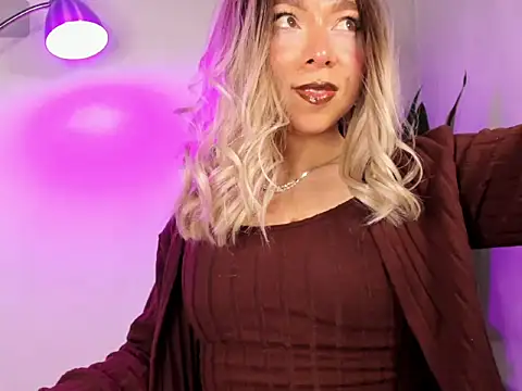 victoria qq online show from October 24, 8:05 pm