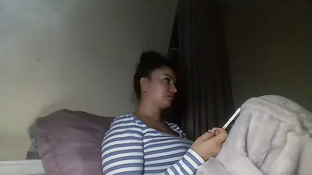 Linusya online show from October 14, 5:59 pm