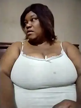 MATUREBUSSTY online show from October 14, 3:20 am