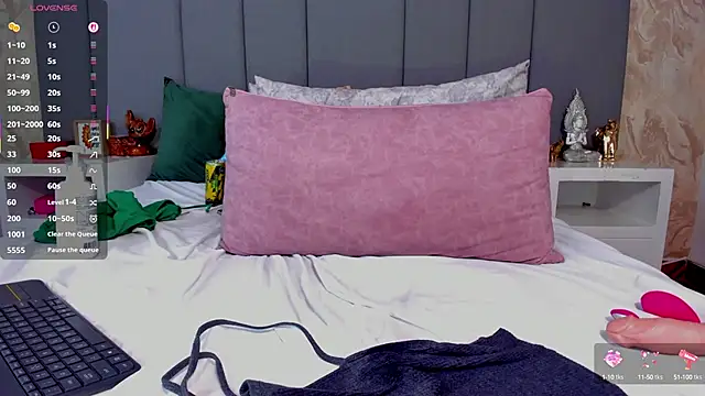 JulianaMiller online show from September 22, 7:51 am