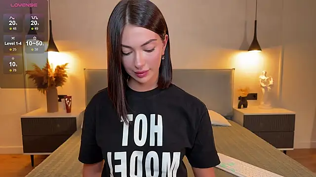 Monika Taylor17 online show from November 8, 9:03 am