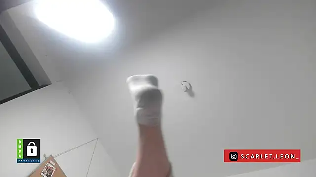 Scarletleon77 online show from October 20, 6:11 pm