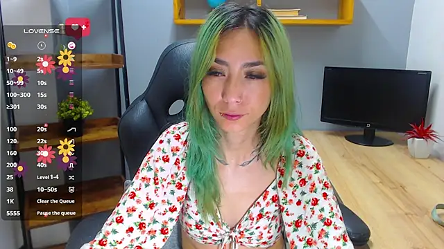 Erika Stevens online show from October 31, 3:05 pm