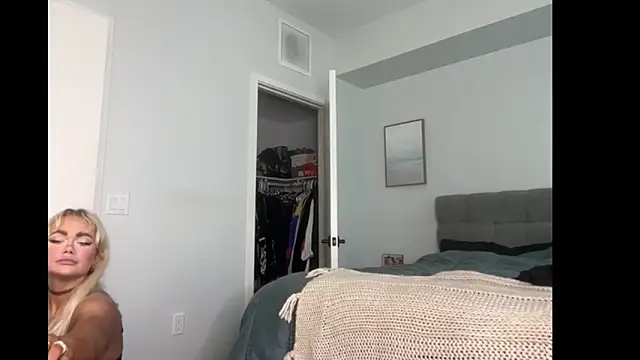 ElenaErickson online show from November 24, 7:49 pm