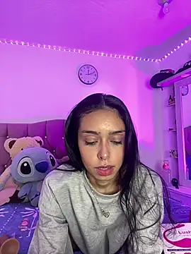 lilylouisee online show from July 19, 9:17 pm