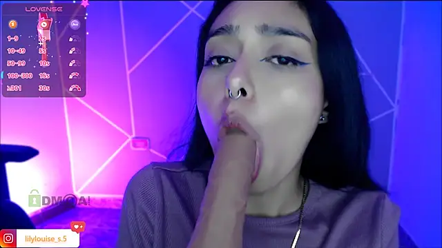 lilylouisee online show from November 6, 2:56 pm