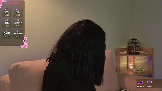 were-Naughty online show from April 27, 1:19 pm