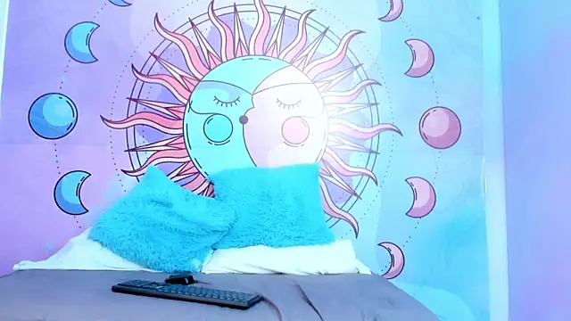 luna hoott online show from March 17, 1:59 pm