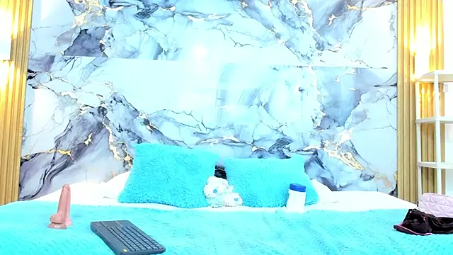 luna hoott online show from November 15, 3:02 pm