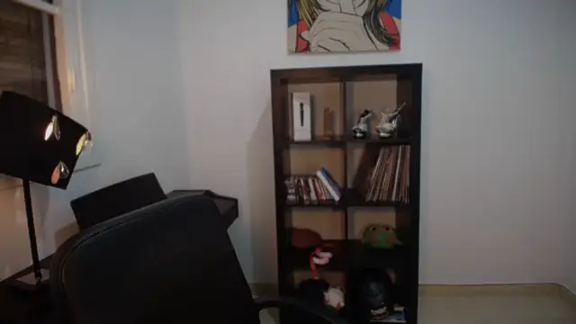 Windy butterfly online show from October 2, 5:07 pm