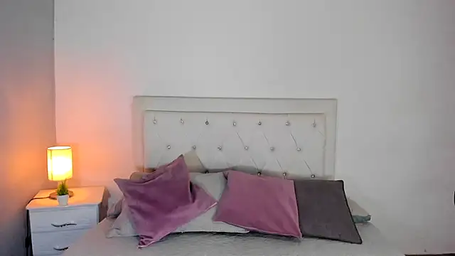 MELISSA ALVAREZ online show from November 23, 9:33 am