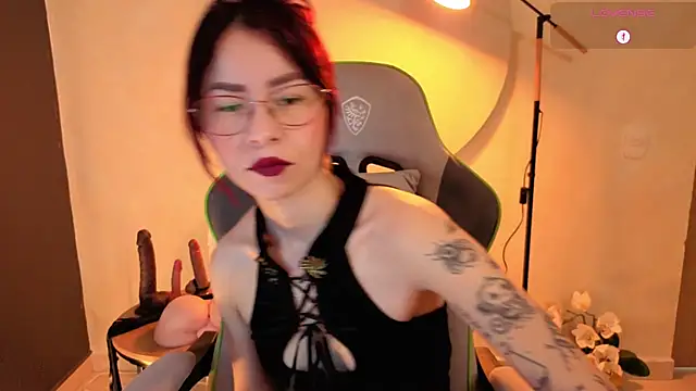 rosse 98  online show from April 15, 1:33 pm