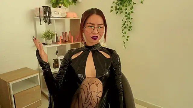 rosse 98  online show from September 17, 2:04 pm