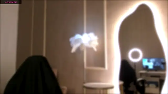 Eli Llie online show from September 12, 8:49 pm