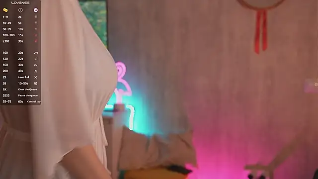 LissaLarsson  online show from March 13, 11:44 am