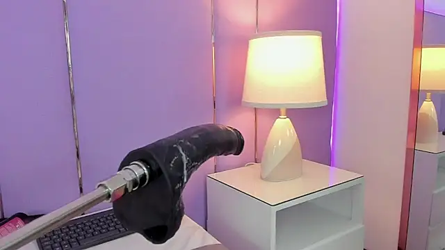 SophyRuiz  online show from October 2, 12:10 pm