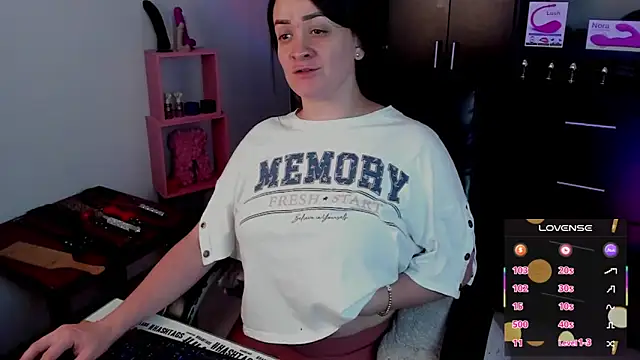 sara goodgirl13 online show from October 9, 7:29 pm