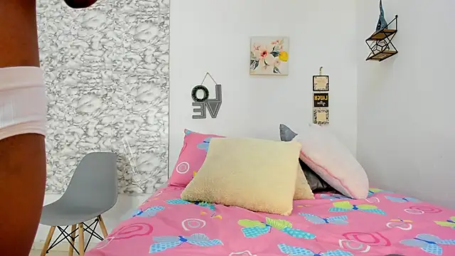 Canhela1 online show from October 5, 1:54 am