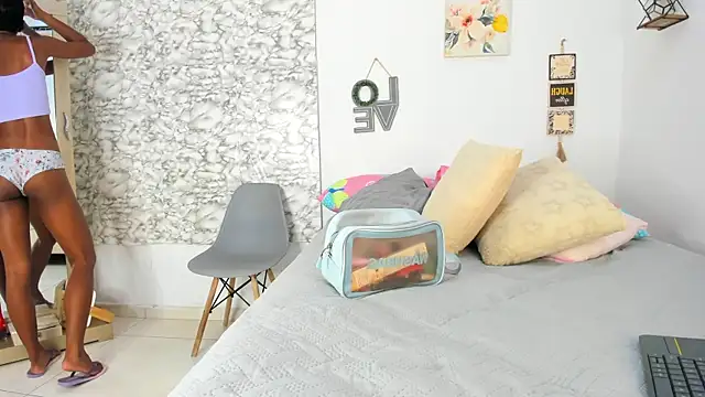 Canhela1 online show from September 16, 3:58 am