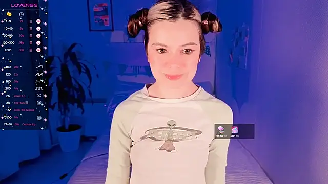 Lil Amelie online show from September 28, 2:55 pm