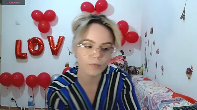 hotmilf4uxxx online show from March 4, 11:17 am