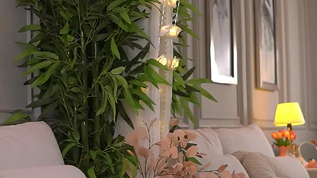 NicoleCellini online show from April 9, 6:46 pm